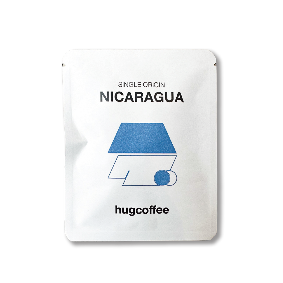 hugcoffeeのニカラグアのドリップバッグ。青い図形が描かれた白いパッケージ。